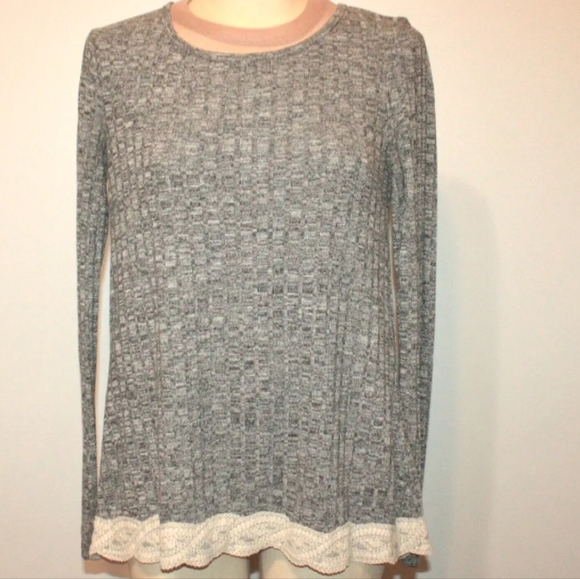 Xhilaration Women's Gray with White Lace Trim Long Sleeve Shirt - Picture 6 of 8